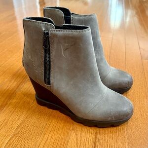 Sorel Joan Uptown Zip Ankle Boots Booties Wedges Women’s 8.5 Khaki Black Gray